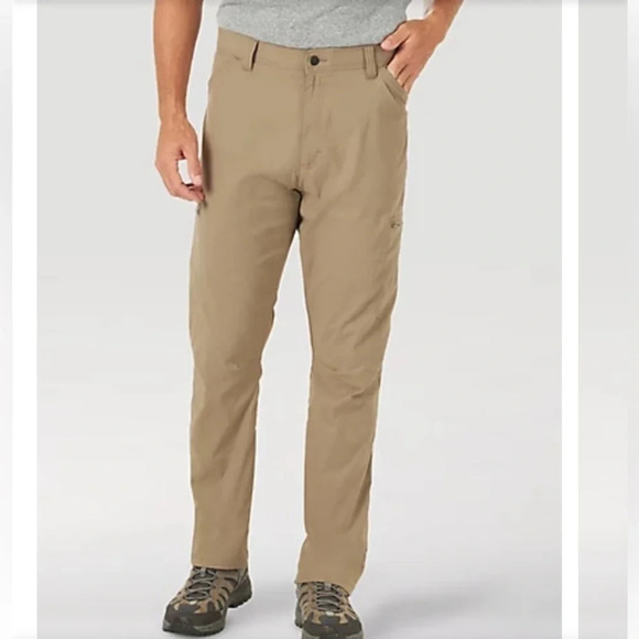 MEN'S WRANGLER® FLEX WAIST OUTDOOR CARGO PANT IN FALLEN ROCK - Picture 1 of 9